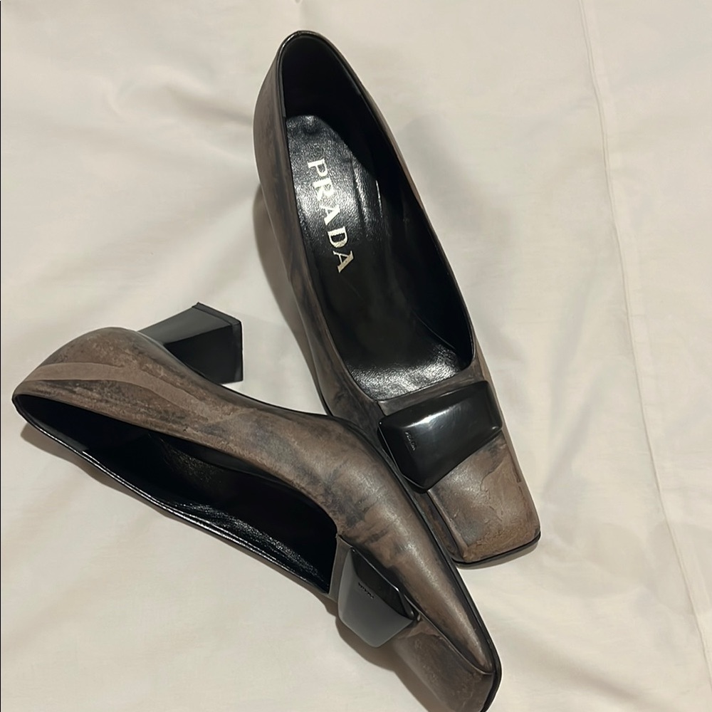 Prada Black and Brown Flats Elegant Slip-On Loafers
